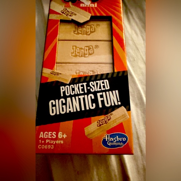Jenga portable game ages 6+ NWOT - Picture 2 of 12